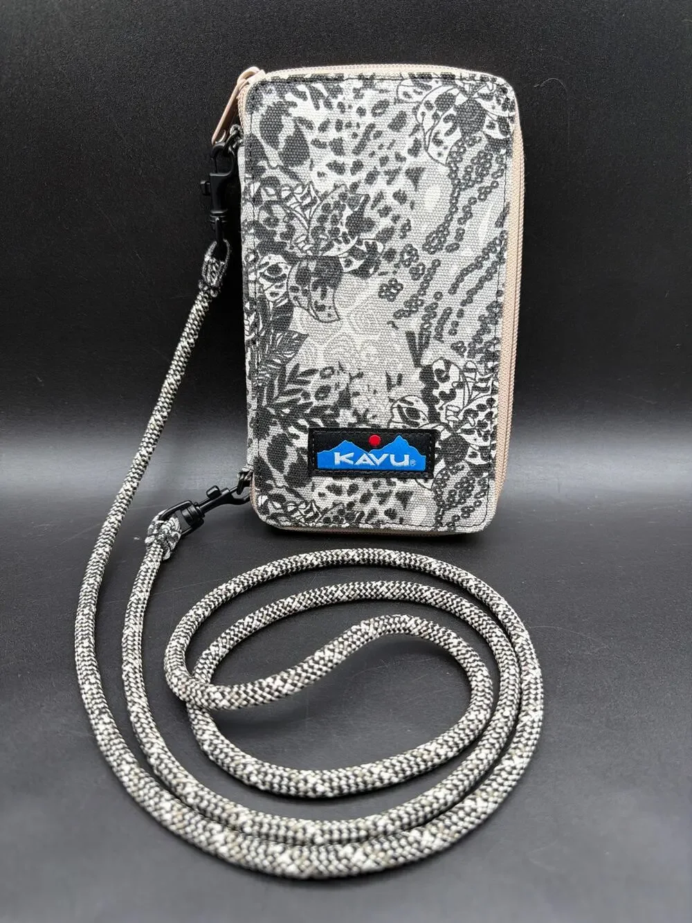 KAVU Crossbody Travel Wallet Organizer Gray Black Floral Zip Phone Passport Bag